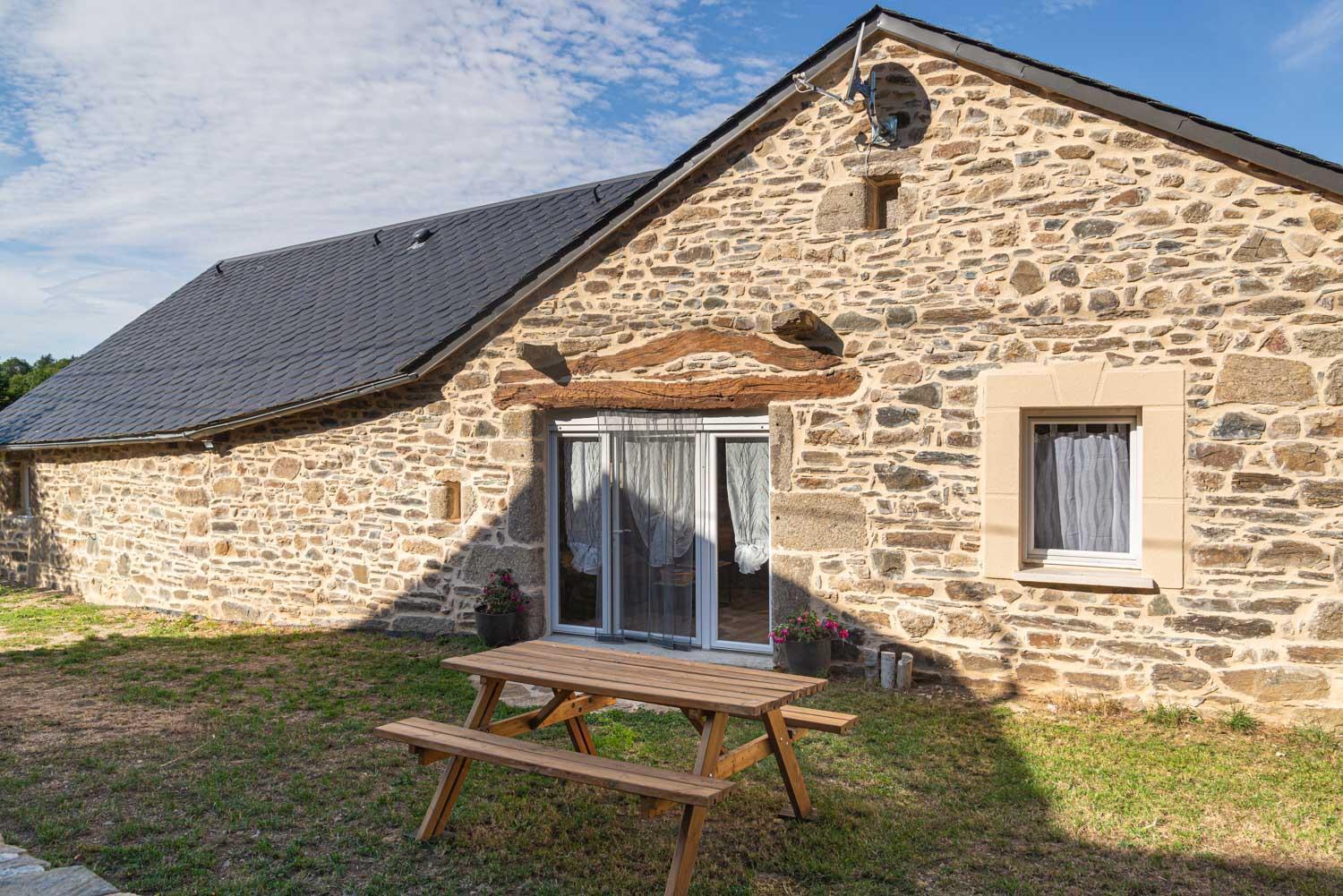 Gite Gite La Bergerie 5/6 Personnes Montrodat Exterior photo